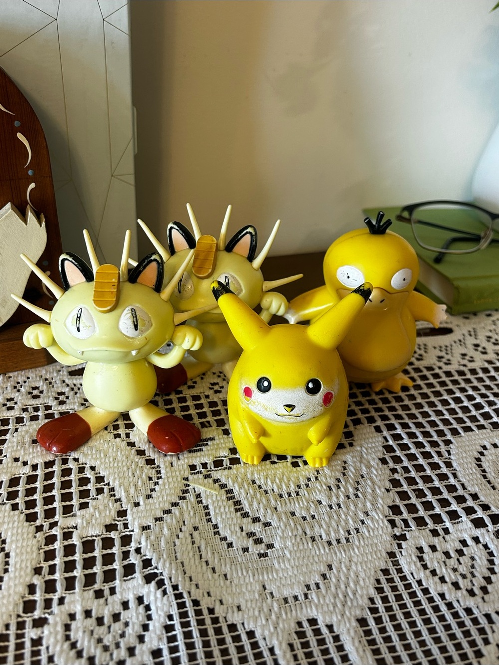 90s vintage Pokemon Nintendo Toys
